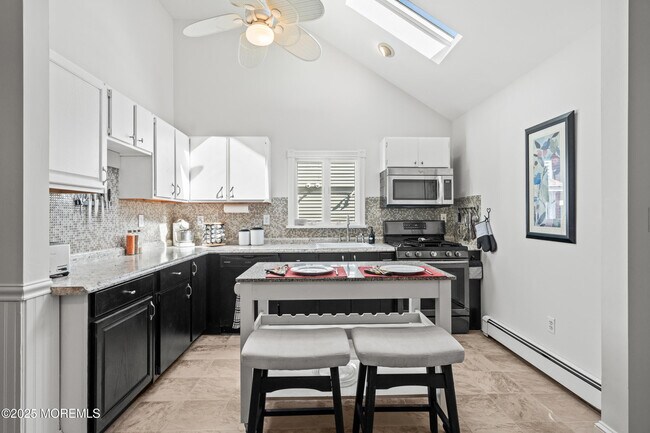 Building Photo - 49 Franklin Ave