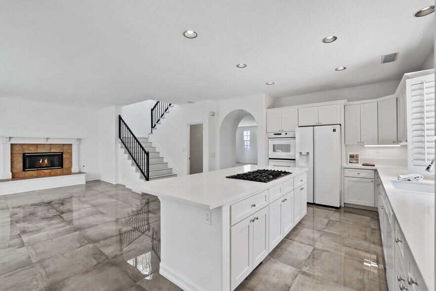 Building Photo - 5142 Pearce Dr