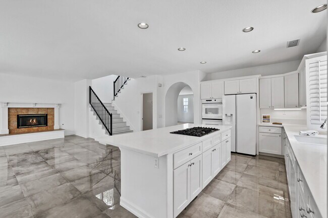 Building Photo - 5142 Pearce Dr