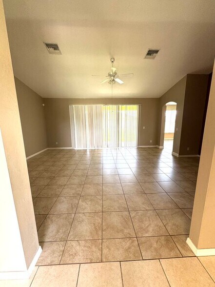 Building Photo - 286 Justene Cir