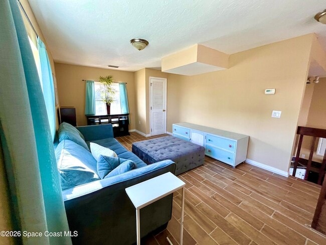 Building Photo - 799 Shell St