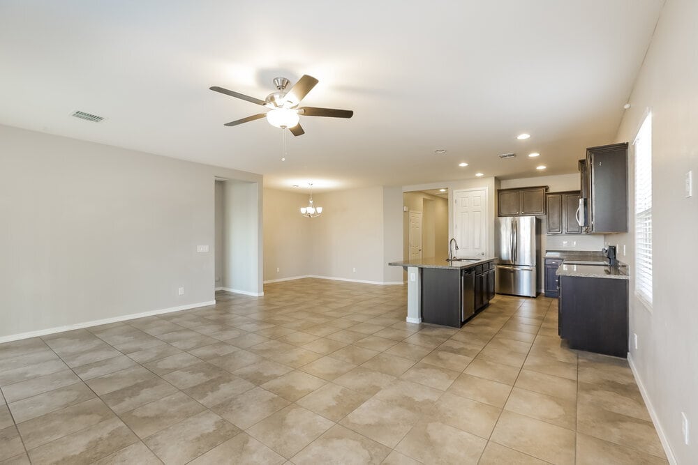 Building Photo - 3882 E Alamo St