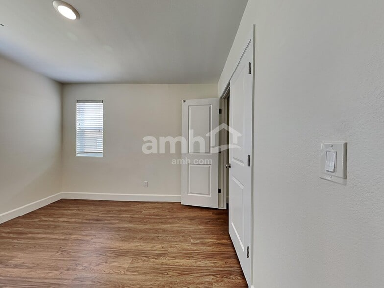 Building Photo - 9289 Baylee Bay Court