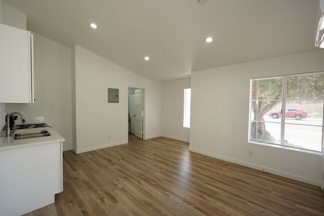 Building Photo - 26074 Bay Ave