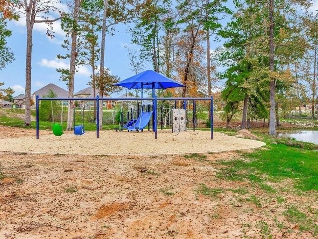 Building Photo - 7010 Lauren Oak Dr