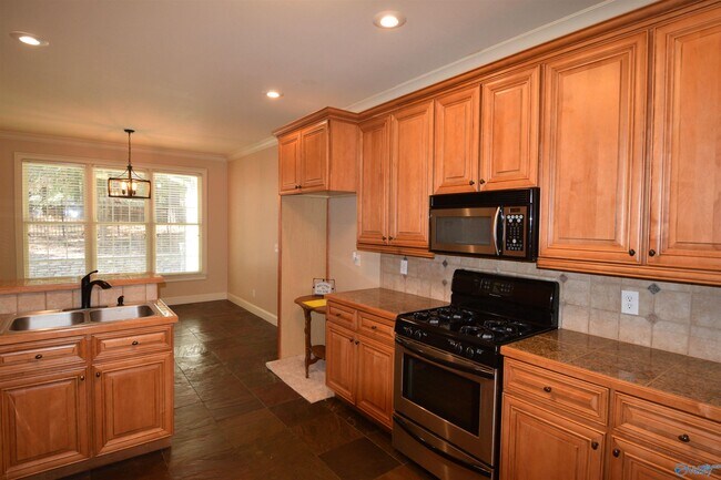 Building Photo - 79 Creekwood Dr