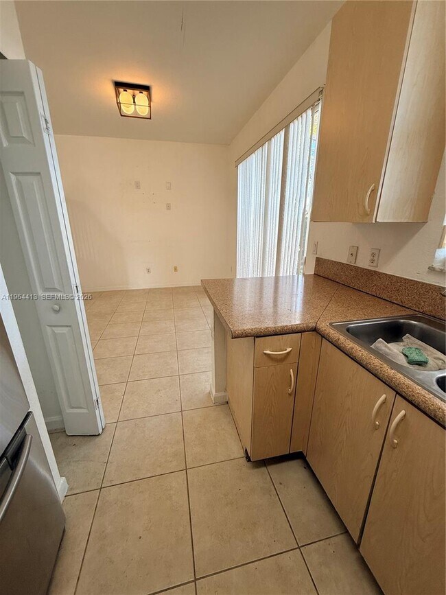 Building Photo - 2117 NE 7th St