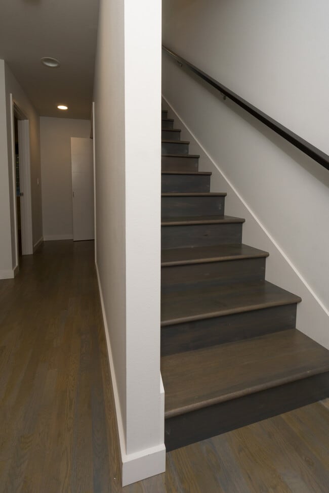 Building Photo - 328 NW 41st St