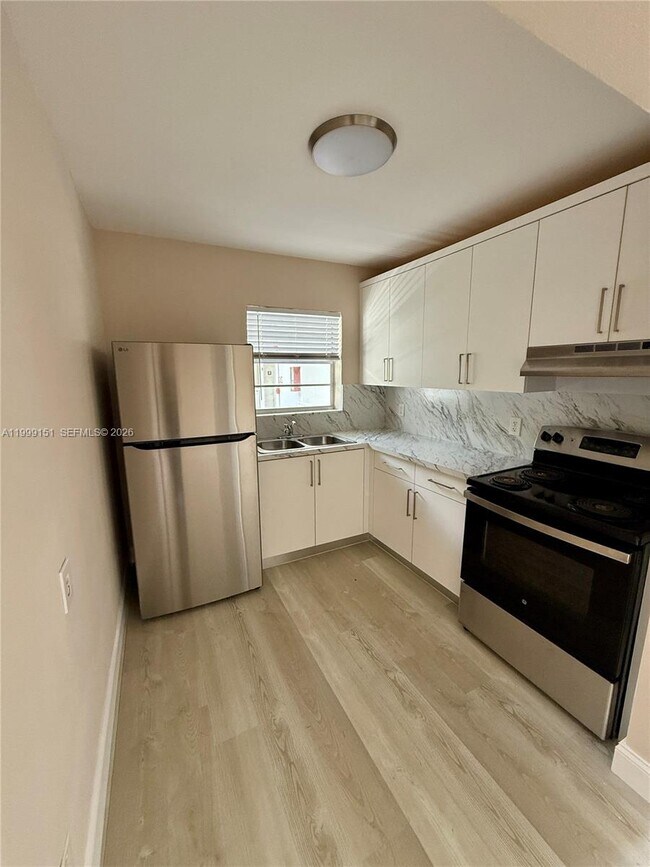 Building Photo - 1607 Arthur St