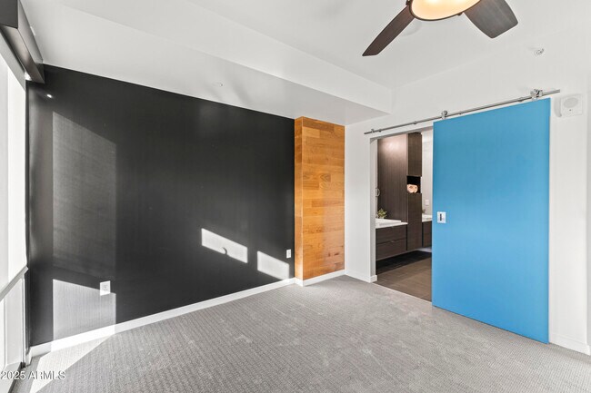 Building Photo - 200 W Portland St