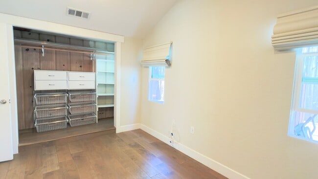Building Photo - Newly Remodeled 3 bedroom home with AC