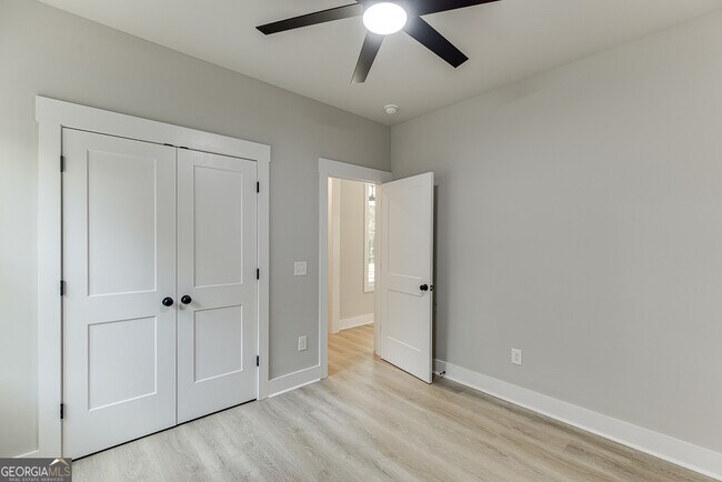 Building Photo - 115 Rains Rd