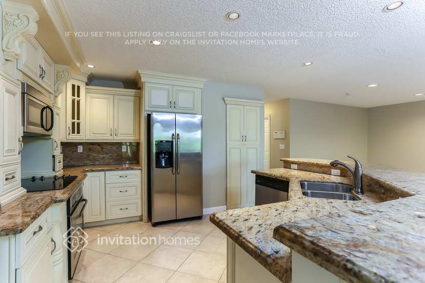 Building Photo - 2893 SW 174th Ave