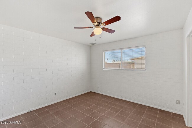 Building Photo - 2246 W Sierra St
