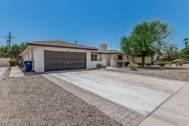 Building Photo - 1213 E Riviera Dr