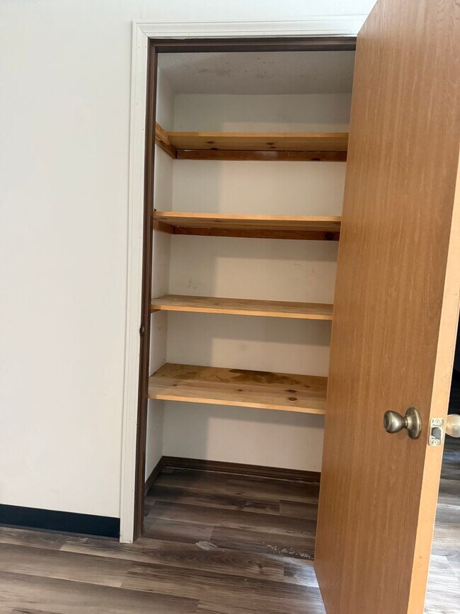 Building Photo - Comfortable 2BR Apartment in SW CoMo