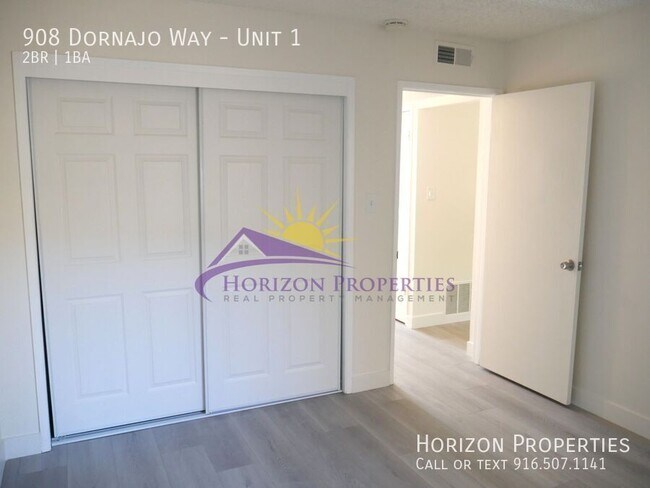 Building Photo - 908 Dornajo Way