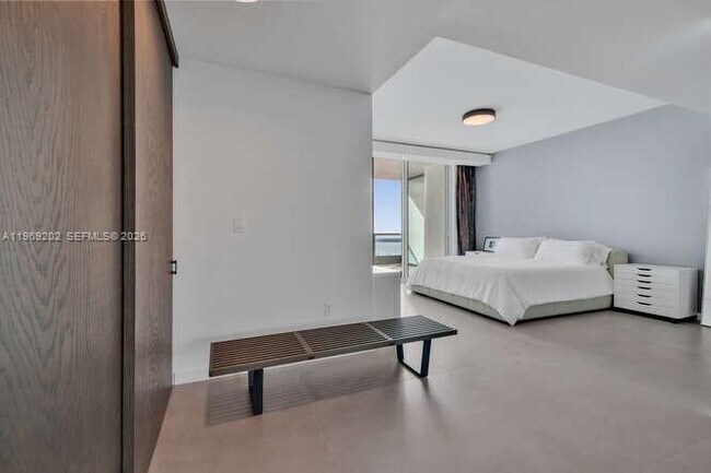 Building Photo - 900 Biscayne Blvd