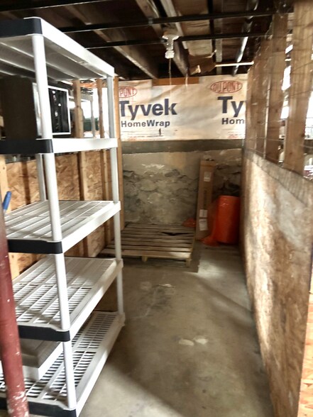 Building Photo - 116 Parker St