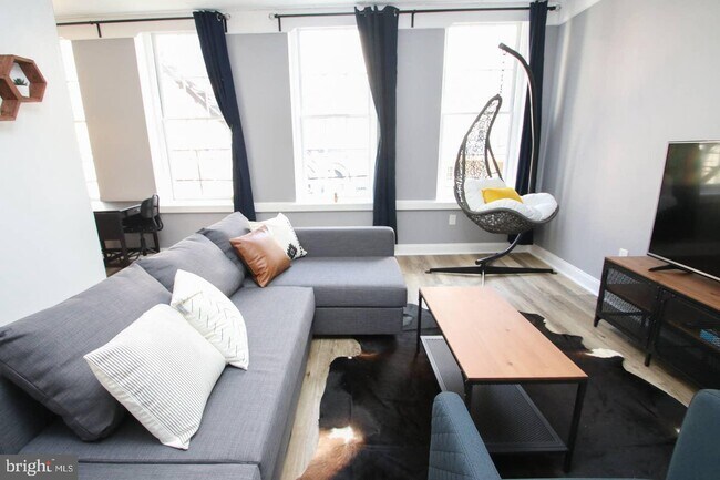 Building Photo - 44-46 S 3rd St