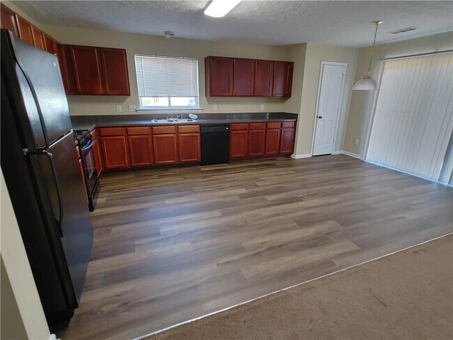 Building Photo - 2111 Manchester Ct