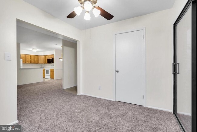 Building Photo - 60B Sumac Ct