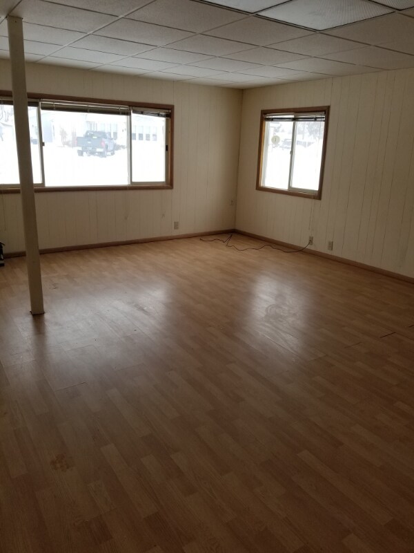 Building Photo - 114 3rd Ave W