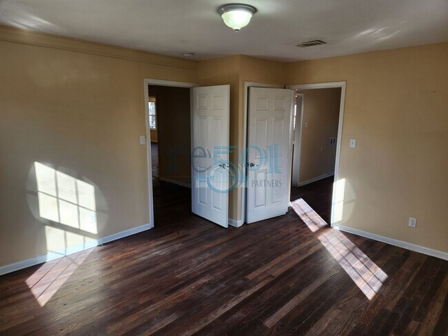 Building Photo - Great Family Home!  4BR 2 BA