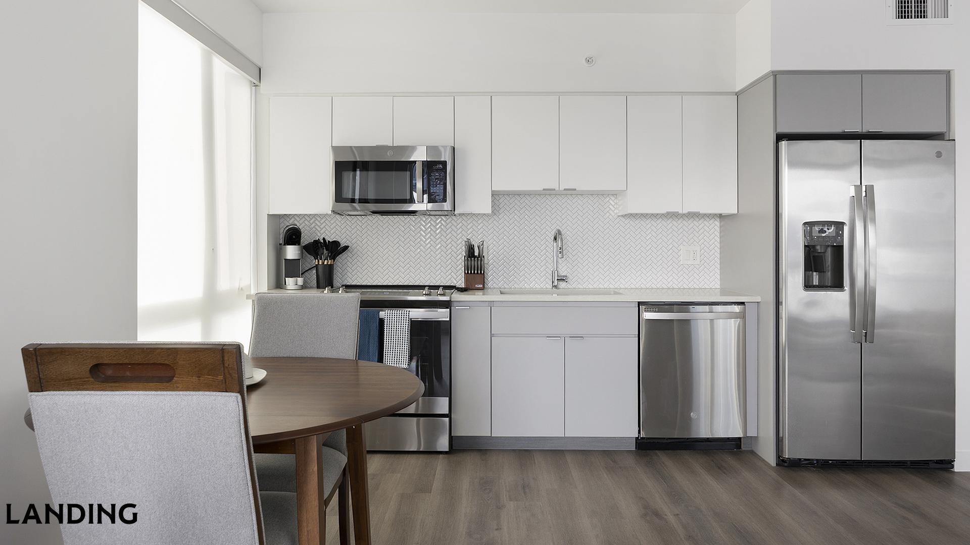 Building Photo - 707 S Farmer Ave