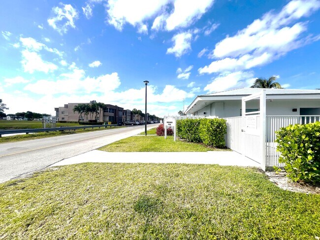Building Photo - 247 Burgundy Ave