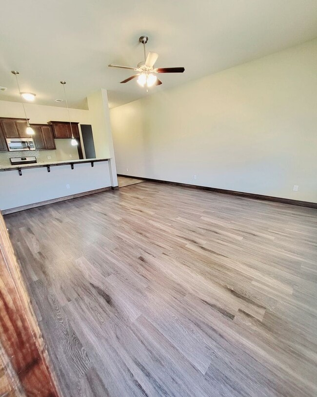 Building Photo - WELCOME HOME!