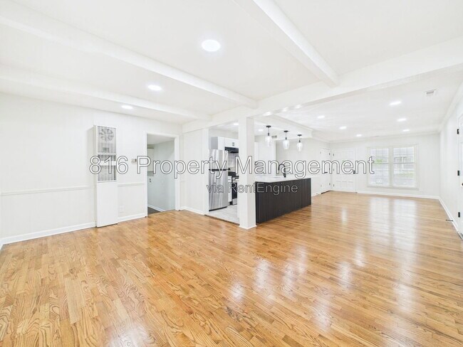 Building Photo - 6420 W 81st Terrace