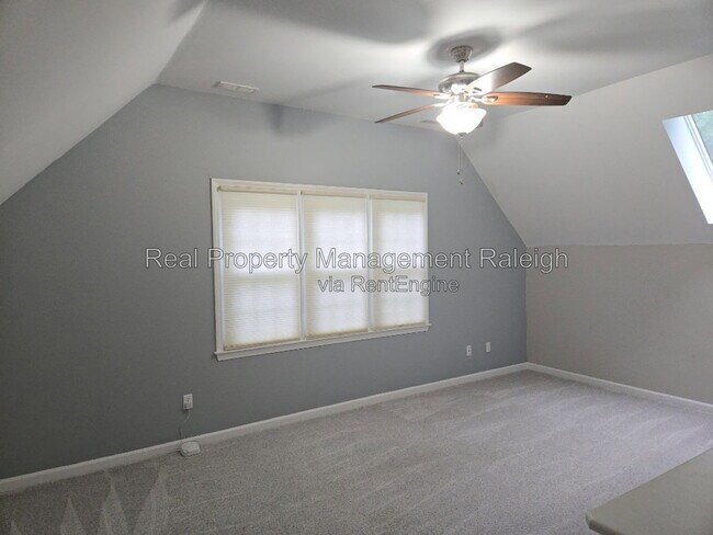 Building Photo - 8500 Clivedon Dr