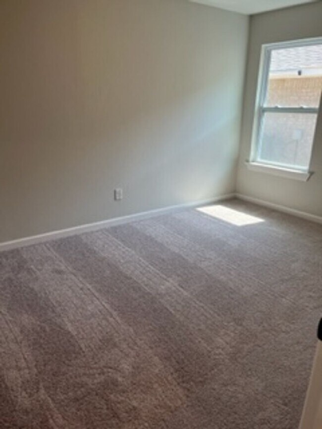 Building Photo - 1st Month Free!