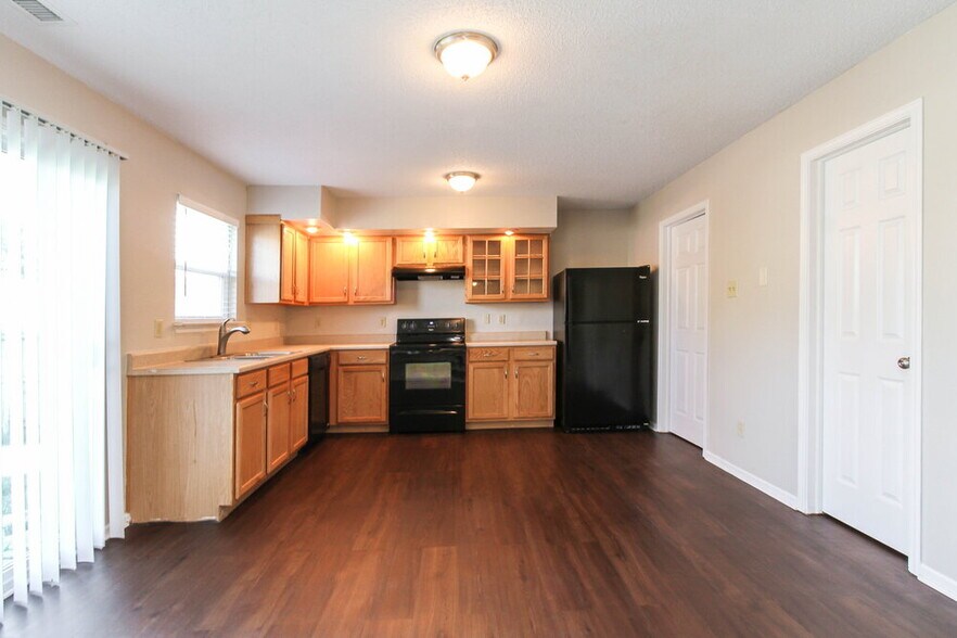 Building Photo - 1829 Blue Pine Ln