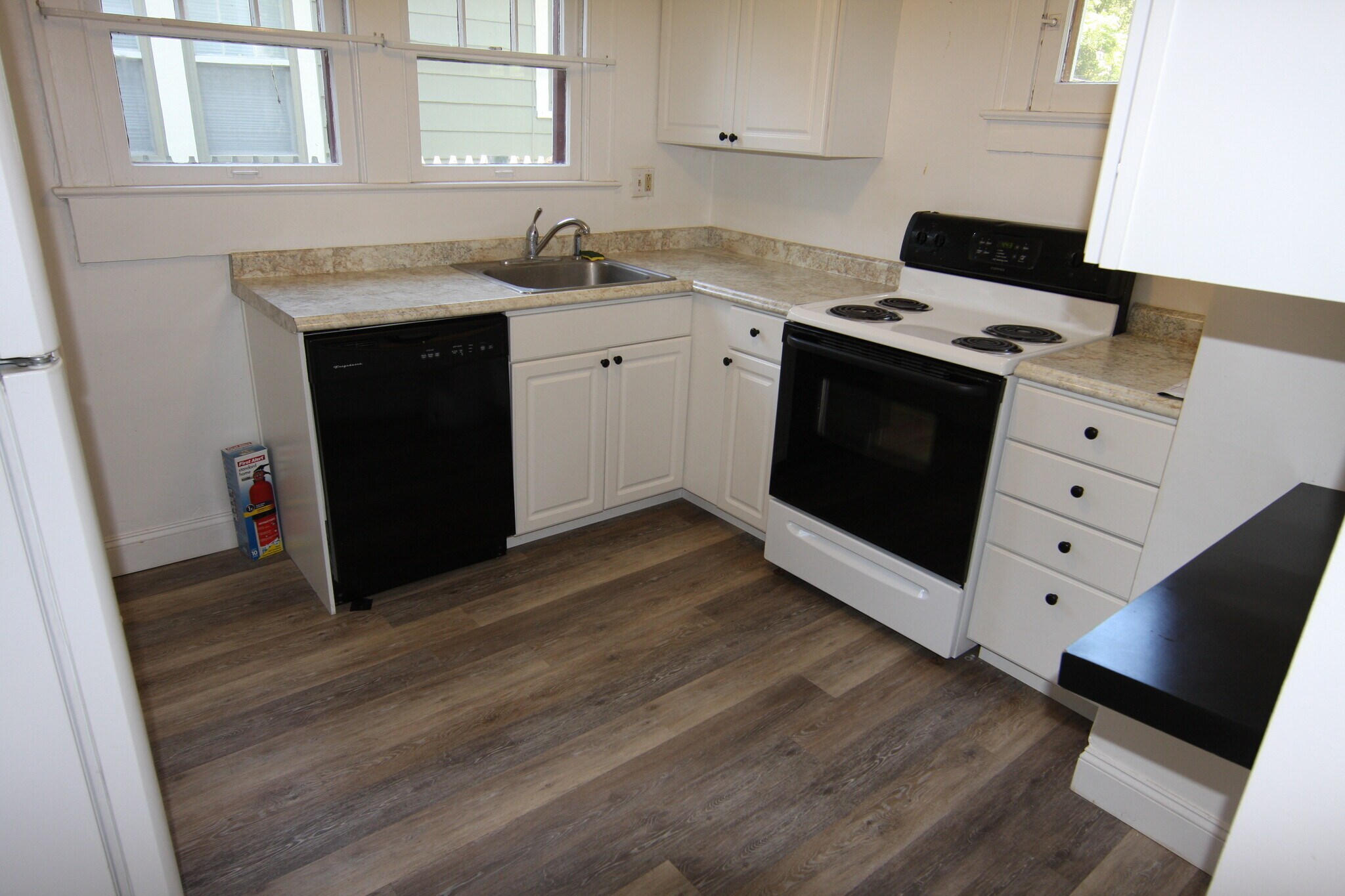 Building Photo - 5623 Winthrop Avenue