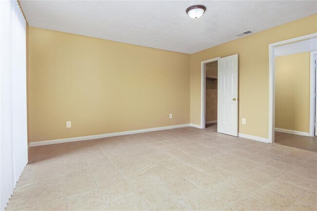 Building Photo - 12223 W Village Dr