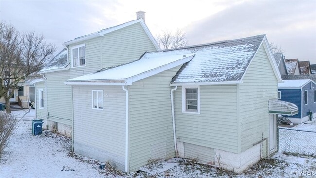 Building Photo - 68 Sirret St