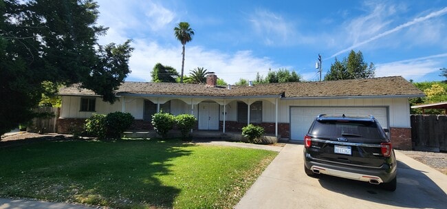 Primary Photo - 1004 Wellington Dr