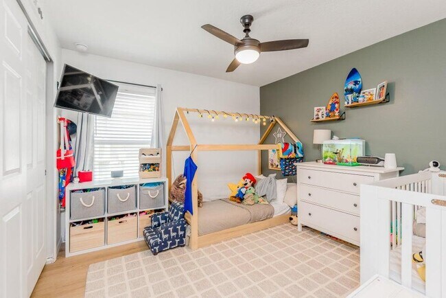 Building Photo - 5940 NW Pine Trail Cir