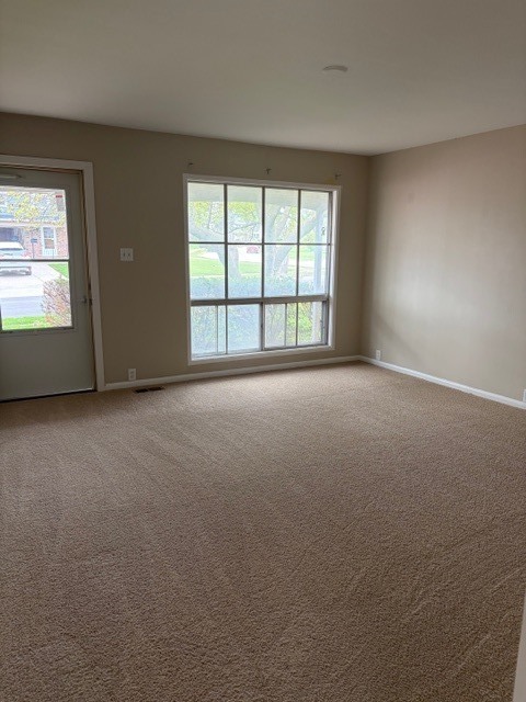 Building Photo - 713 Essex Ave