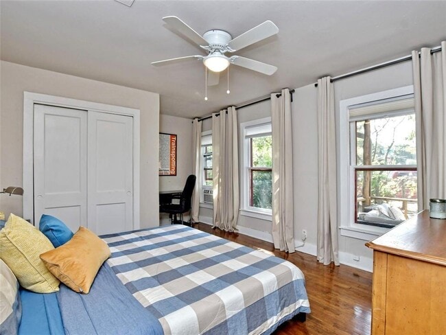 Building Photo - 1400 W 51st St