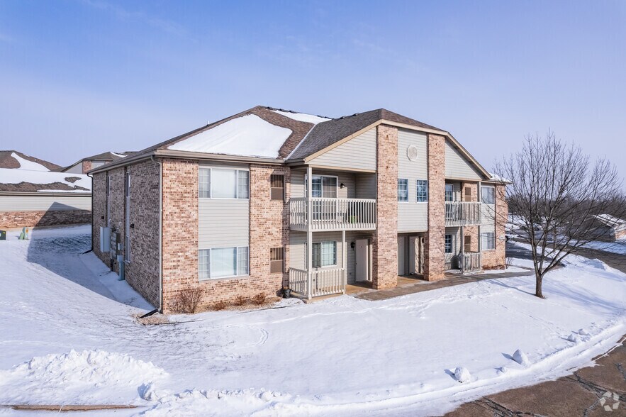 Primary Photo - Lake Ridge Condominium