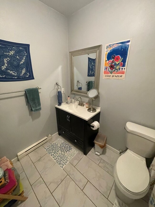 Building Photo - 2317 W 9th St