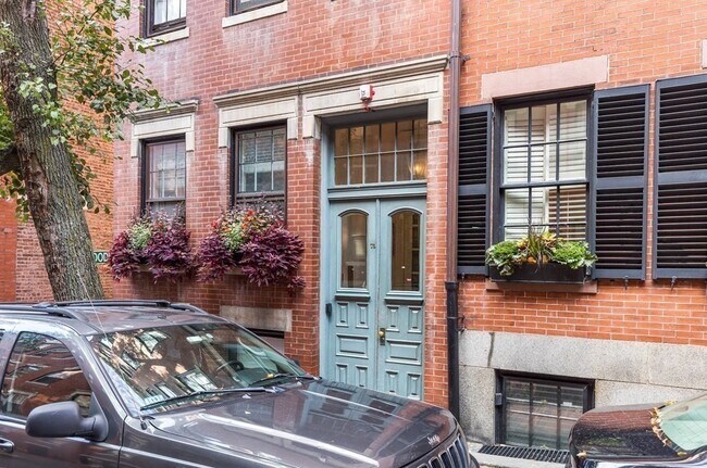 Building Photo - 73 Revere St