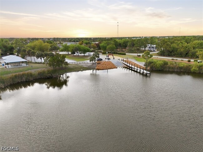 Building Photo - 10087 Amicola St