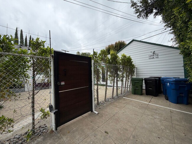 Building Photo - 1246-1248 El Centro Ave