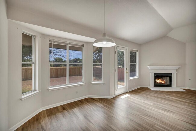 Building Photo - 216 Meadowside Dr