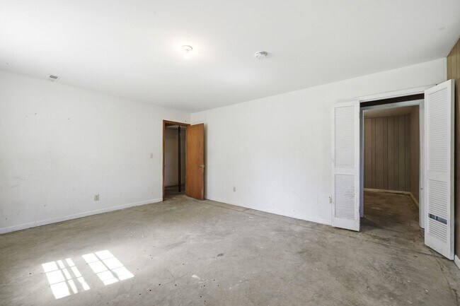 Building Photo - 5757 Heards Mountain Rd