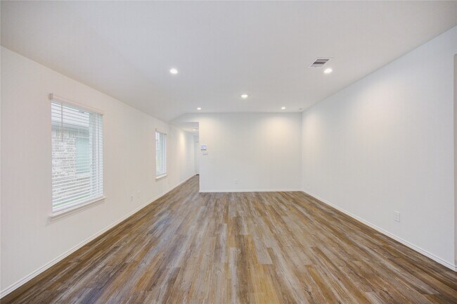Building Photo - 5618 Redstone Gardens Dr